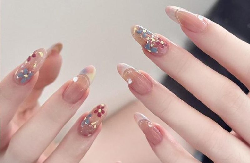 做完美甲后如何长久保持美甲效果？